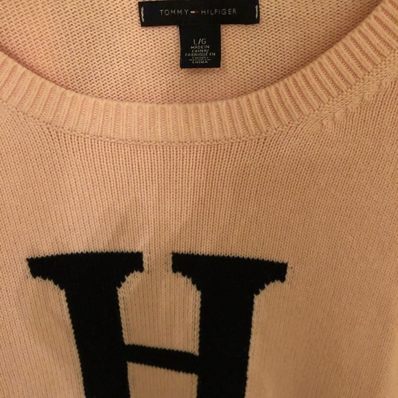 Vintage pink Tommy Hilfiger crew neck sweater - Picture 2 of 2